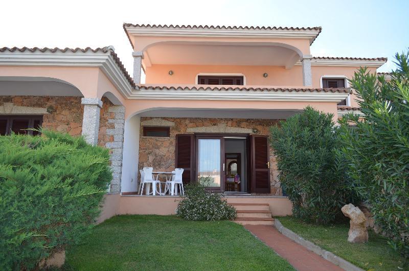 Residence Lu Fraili San Teodoro  Exterior photo