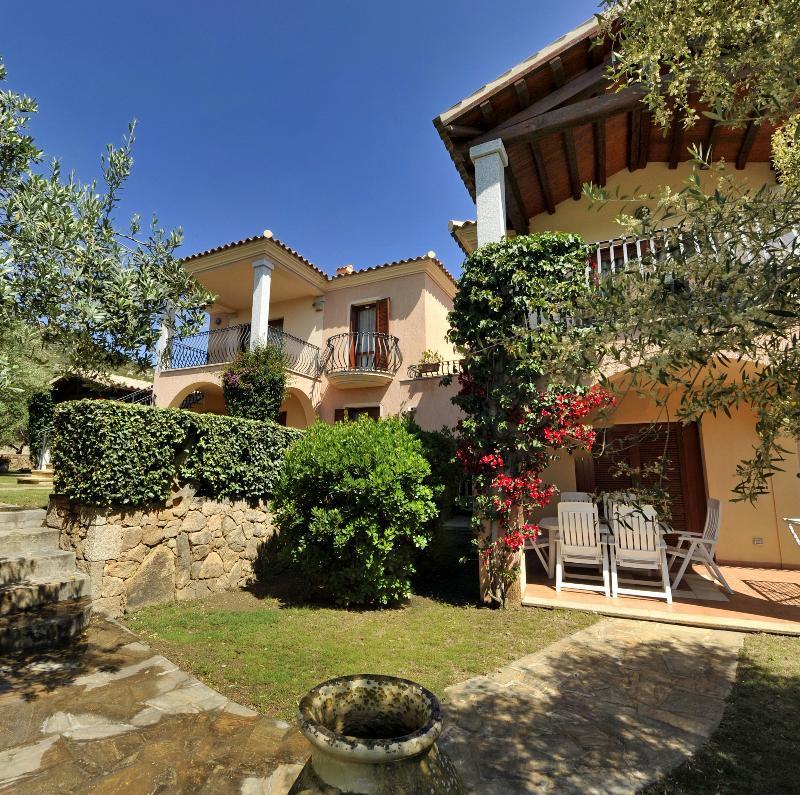 Residence Lu Fraili San Teodoro  Exterior photo