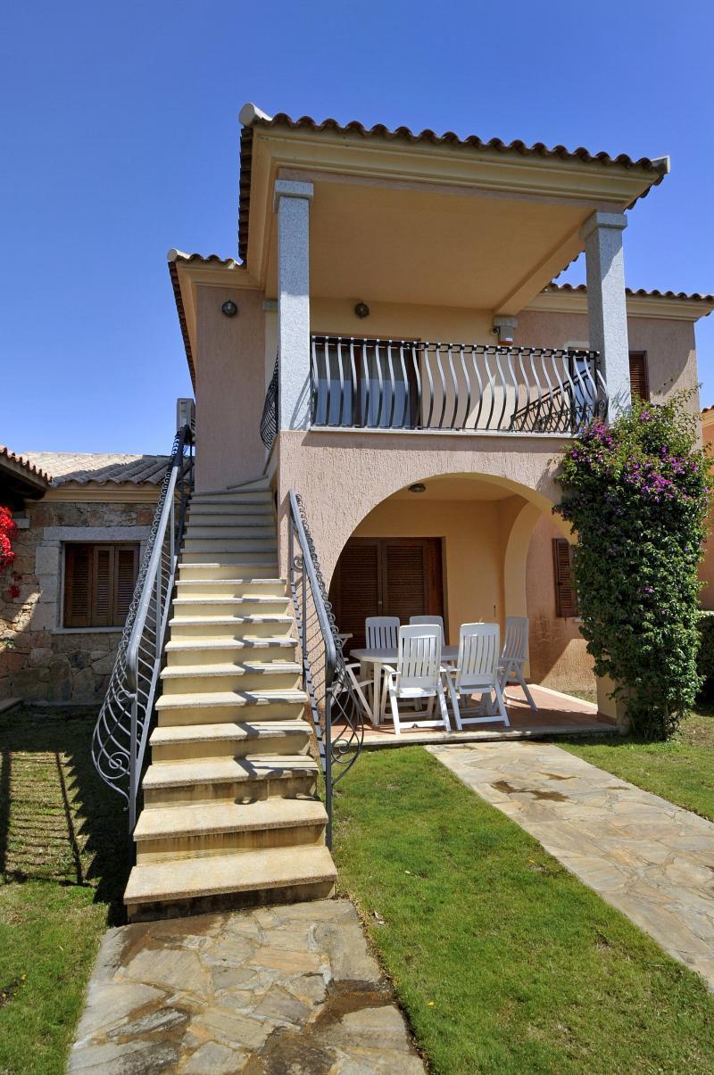 Residence Lu Fraili San Teodoro  Exterior photo